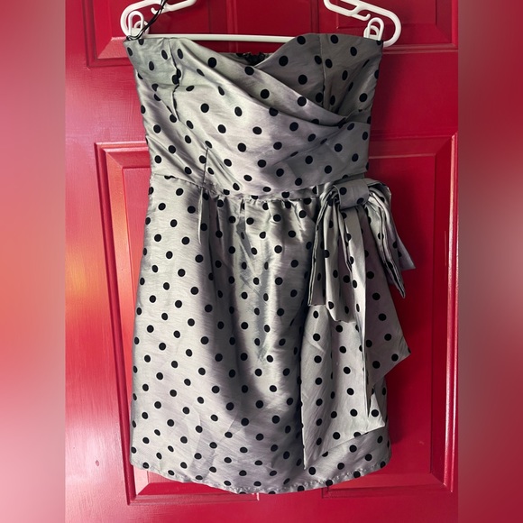 Party dress - Picture 1 of 5